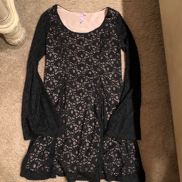 Black and beige dress - Picture 2 of 5